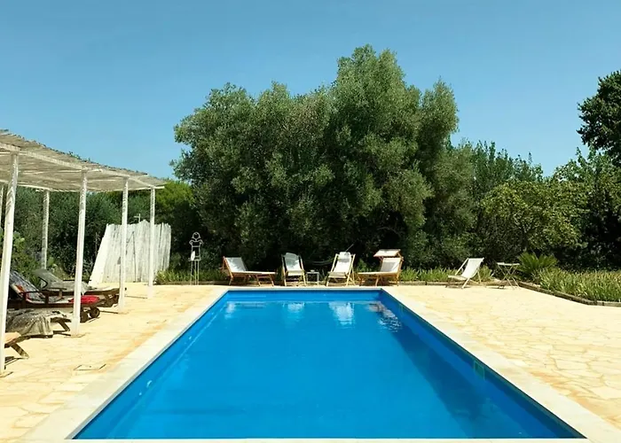 Aparthotel I Trulli Di Acquarossa 4*